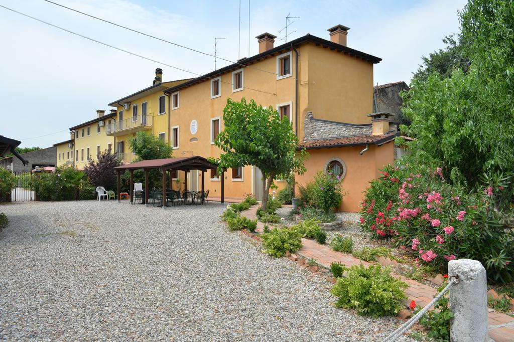 明乔河畔的瓦雷奇奥Agriturismo Le Mura Del Gherlo别墅 外观 照片