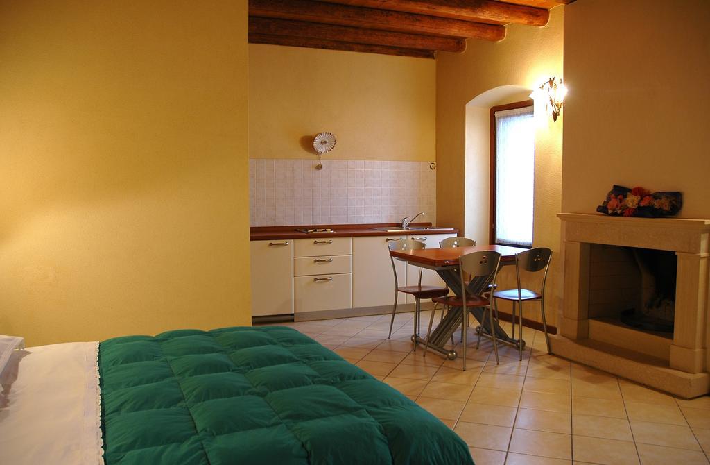 明乔河畔的瓦雷奇奥Agriturismo Le Mura Del Gherlo别墅 外观 照片