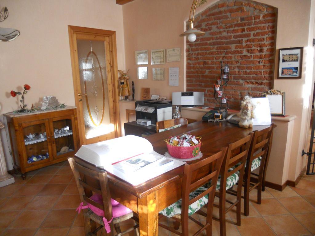 明乔河畔的瓦雷奇奥Agriturismo Le Mura Del Gherlo别墅 外观 照片