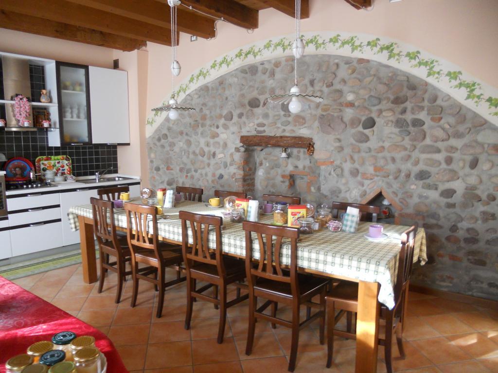 明乔河畔的瓦雷奇奥Agriturismo Le Mura Del Gherlo别墅 外观 照片