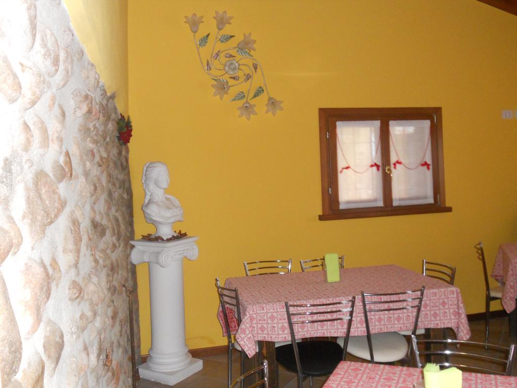 明乔河畔的瓦雷奇奥Agriturismo Le Mura Del Gherlo别墅 外观 照片
