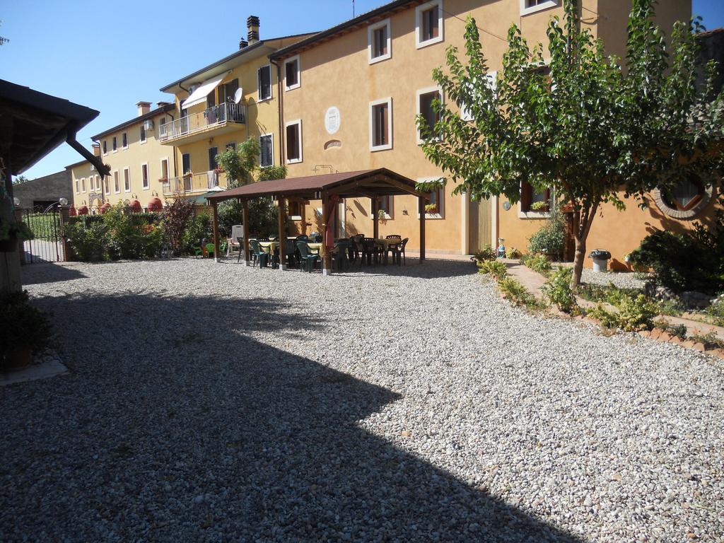 明乔河畔的瓦雷奇奥Agriturismo Le Mura Del Gherlo别墅 外观 照片